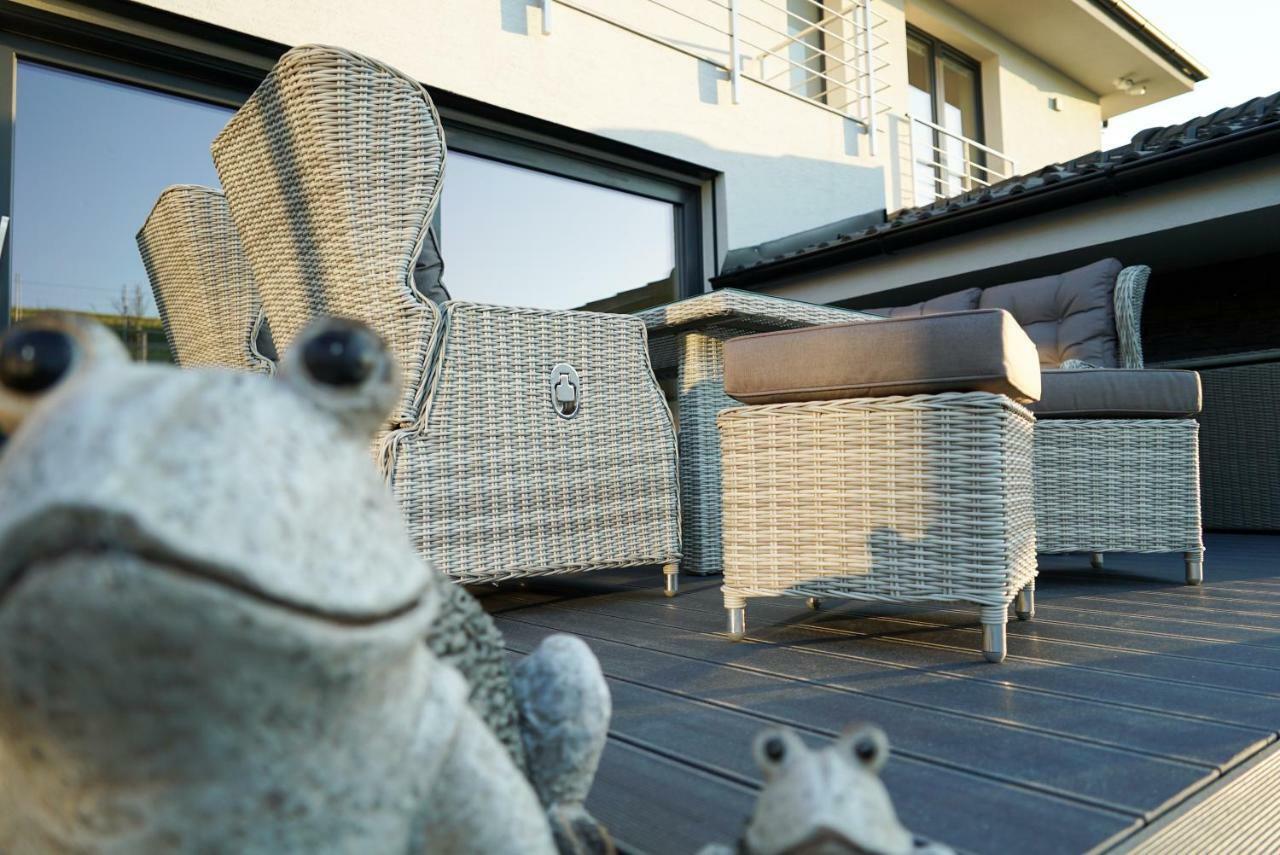 Luxury Villa Moravany nad Vahom Exterior photo